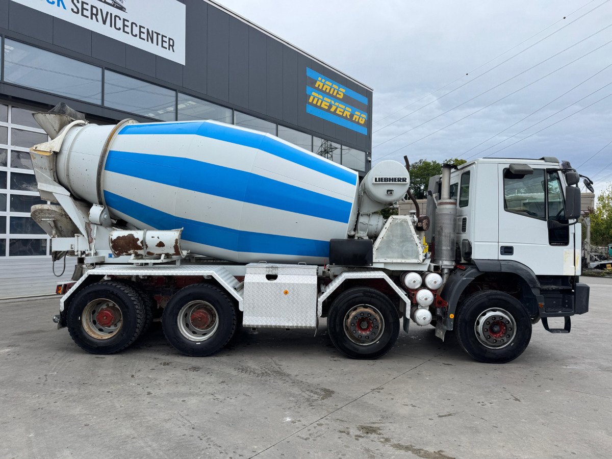 IVECO 440 Cursor 8x4 Liebherr - Betongbil: bilde 4 IVECO 440 Cursor 8x4 Liebherr - Betongbil: bilde 4