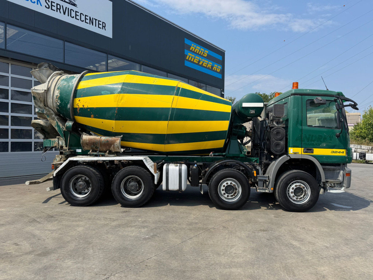 MERCEDES Actros 3244 8x4 Liebherr 9m3 - Betongbil: bilde 4 MERCEDES Actros 3244 8x4 Liebherr 9m3 - Betongbil: bilde 4