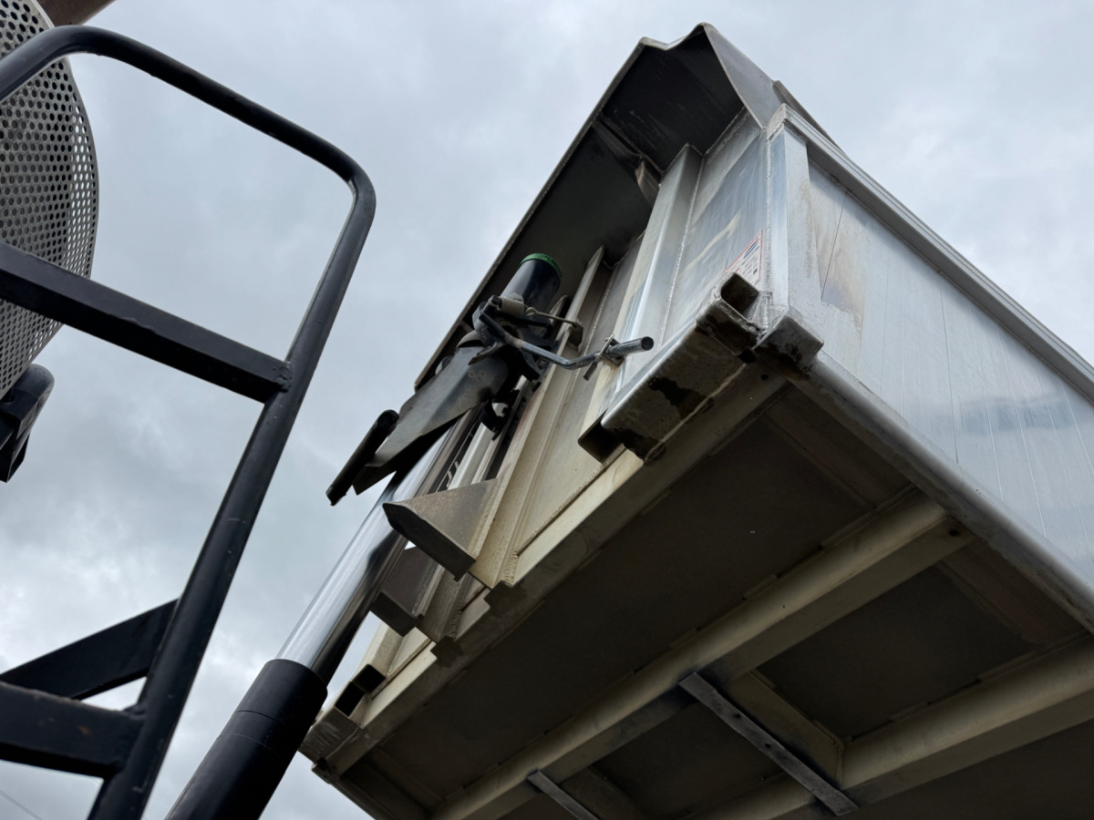 MERCEDES Actros 3248 8x4 Rückwärtskipper - Tippbil: bilde 4 MERCEDES Actros 3248 8x4 Rückwärtskipper - Tippbil: bilde 4