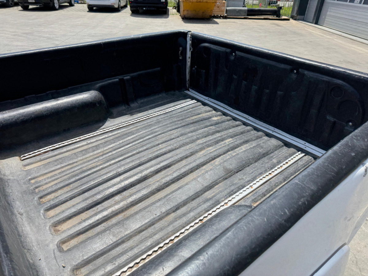 Leie TOYOTA Hilux 3.0D 4WD TOYOTA Hilux 3.0D 4WD: bilde 8 Leie TOYOTA Hilux 3.0D 4WD TOYOTA Hilux 3.0D 4WD: bilde 8