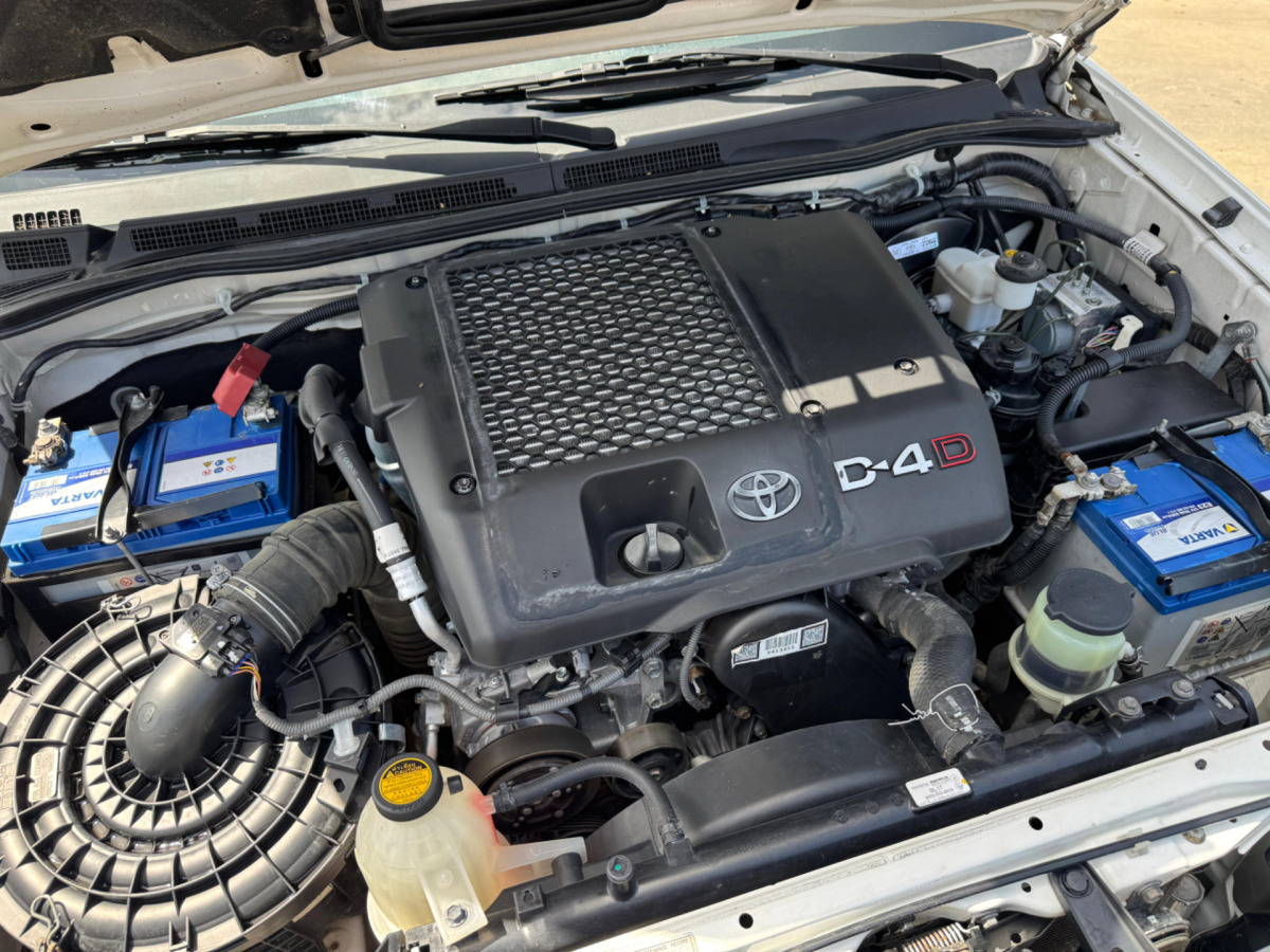 Leie TOYOTA Hilux 3.0D 4WD TOYOTA Hilux 3.0D 4WD: bilde 18 Leie TOYOTA Hilux 3.0D 4WD TOYOTA Hilux 3.0D 4WD: bilde 18