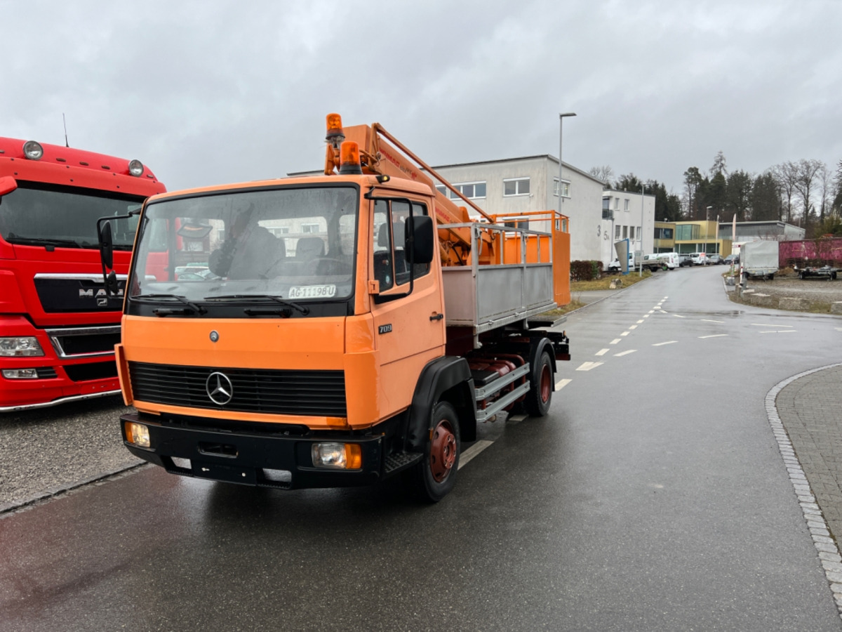 MERCEDES 709 WUMAG GELENKSTEIGER 14M - Utility-/ Spesiell maskin: bilde 1 MERCEDES 709 WUMAG GELENKSTEIGER 14M - Utility-/ Spesiell maskin: bilde 1