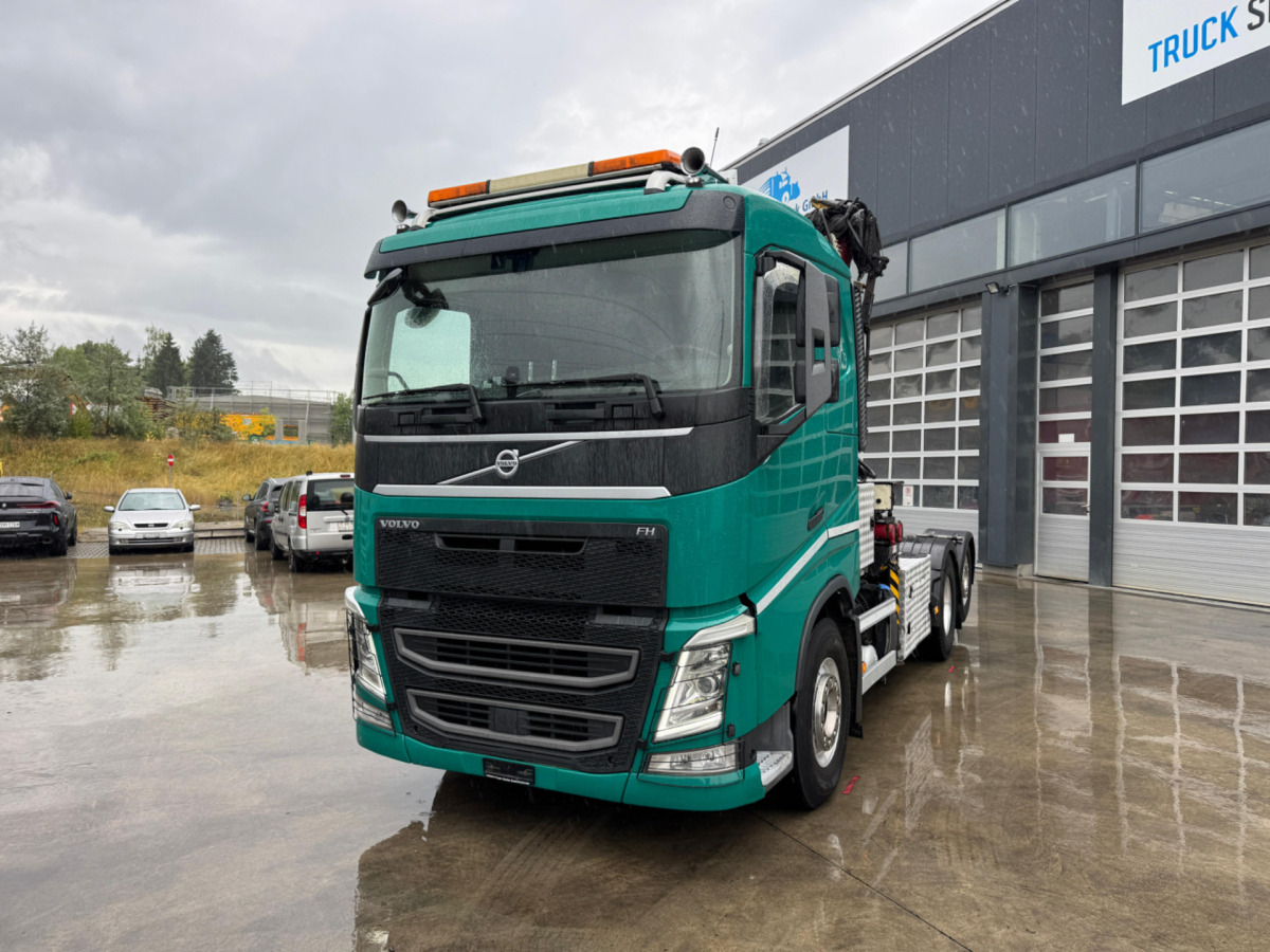 VOLVO FH-540 6x2 Tajfun L300Z - Tømmerbil, Kranbil: bilde 1 VOLVO FH-540 6x2 Tajfun L300Z - Tømmerbil, Kranbil: bilde 1