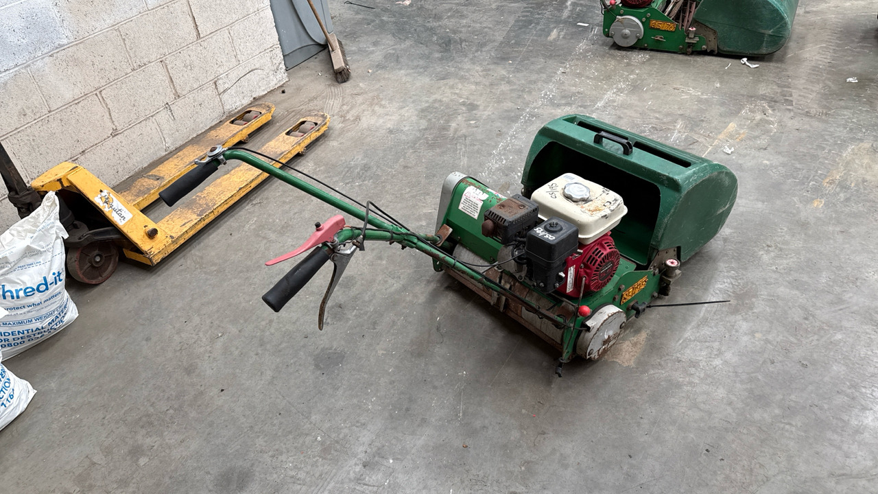 DENNIS FT 510 PEDESTRIAN CYLINDER MOWER WITH 9K UNIT AND GRASS BOX - Gressklipper: bilde 4 DENNIS FT 510 PEDESTRIAN CYLINDER MOWER WITH 9K UNIT AND GRASS BOX - Gressklipper: bilde 4