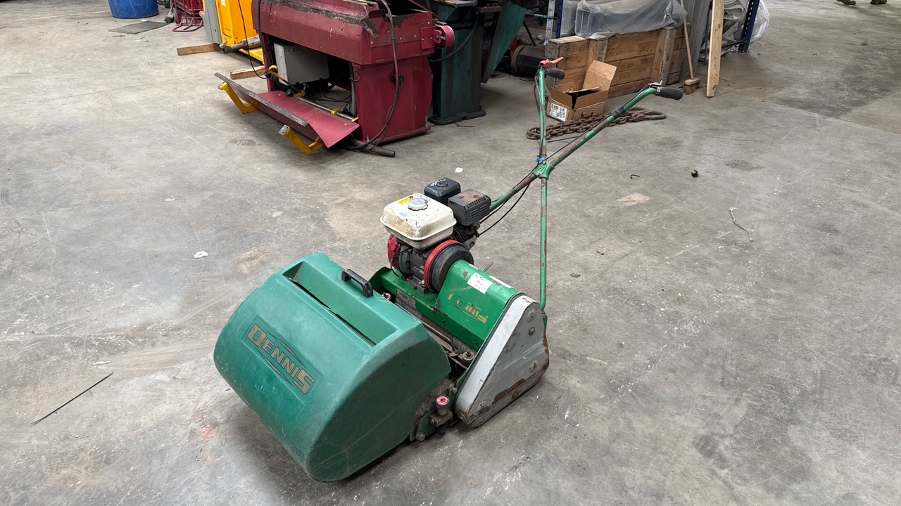 DENNIS FT20 PEDESTRIAN CYLINDER MOWER WITH 5K UNIT AND GRASS BOX - Gressklipper: bilde 3 DENNIS FT20 PEDESTRIAN CYLINDER MOWER WITH 5K UNIT AND GRASS BOX - Gressklipper: bilde 3