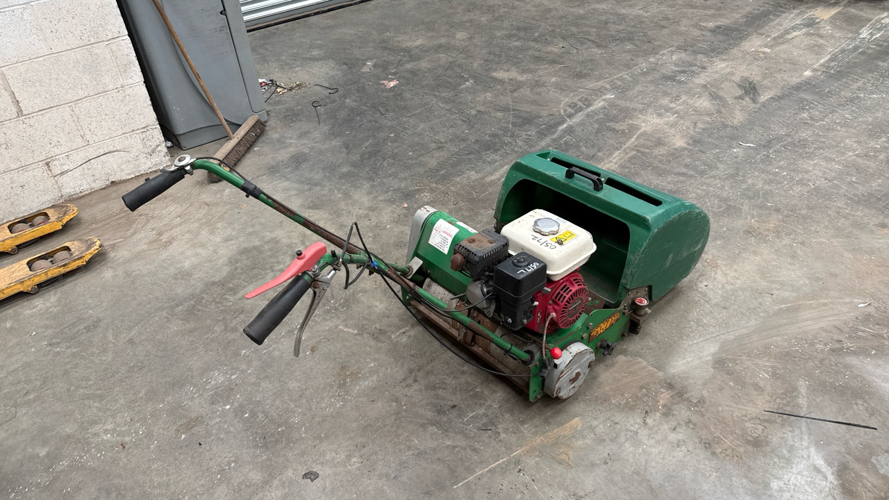 DENNIS FT20 PEDESTRIAN CYLINDER MOWER WITH 5K UNIT AND GRASS BOX - Gressklipper: bilde 1 DENNIS FT20 PEDESTRIAN CYLINDER MOWER WITH 5K UNIT AND GRASS BOX - Gressklipper: bilde 1