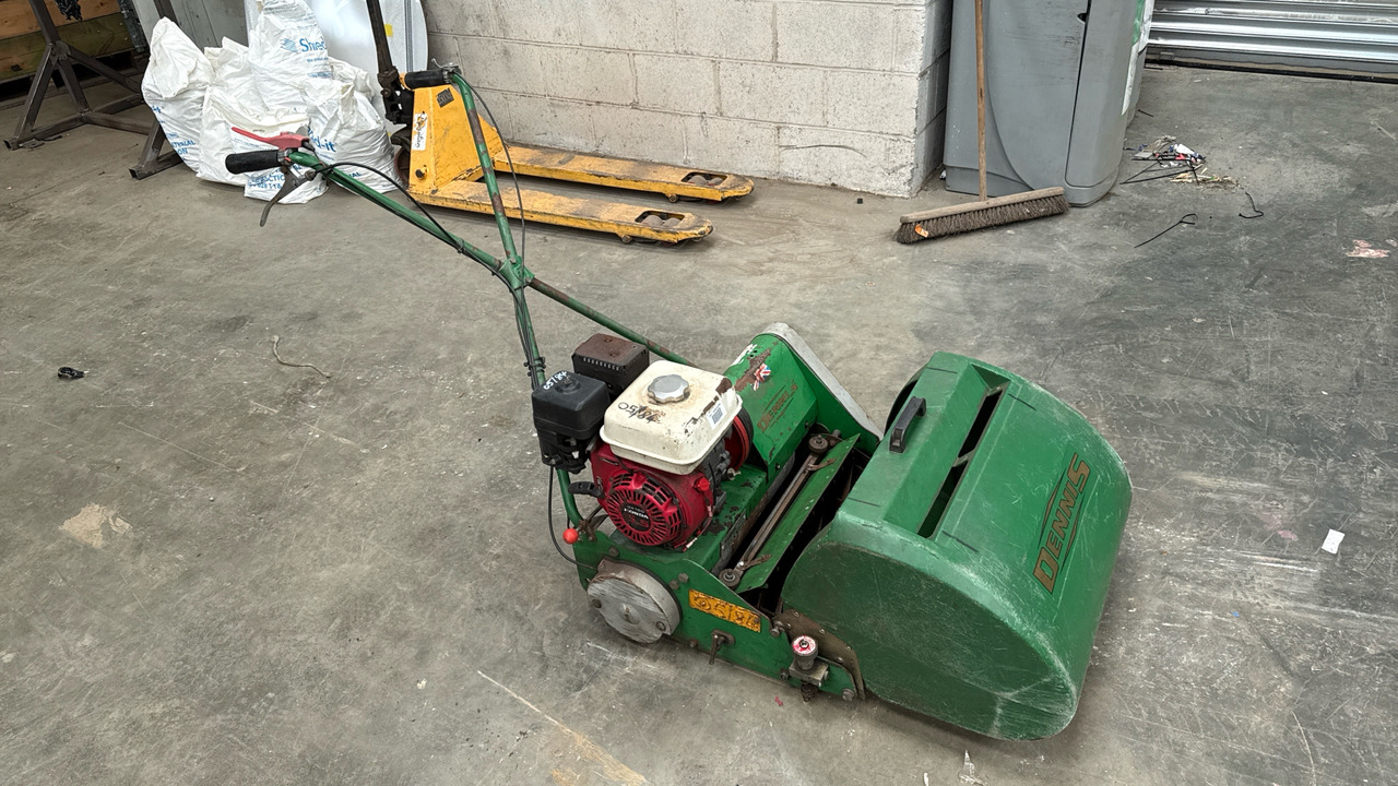 DENNIS FT20 PEDESTRIAN CYLINDER MOWER WITH 9K UNIT AND GRASS BOX - Gressklipper: bilde 1 DENNIS FT20 PEDESTRIAN CYLINDER MOWER WITH 9K UNIT AND GRASS BOX - Gressklipper: bilde 1