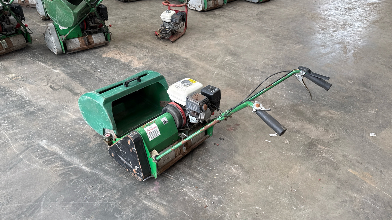DENNIS FT20 PEDESTRIAN CYLINDER MOWER WITH GRASS BOX - Gressklipper: bilde 4 DENNIS FT20 PEDESTRIAN CYLINDER MOWER WITH GRASS BOX - Gressklipper: bilde 4