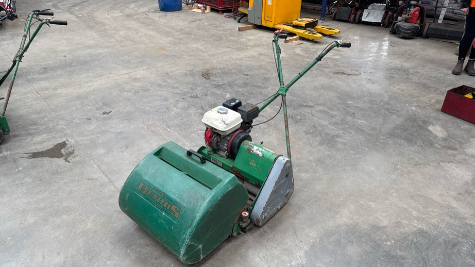 DENNIS FT510 PEDESTRIAN CYLINDER MOWER NO BLADE UNIT, GRASS BOX - Gressklipper: bilde 4 DENNIS FT510 PEDESTRIAN CYLINDER MOWER NO BLADE UNIT, GRASS BOX - Gressklipper: bilde 4