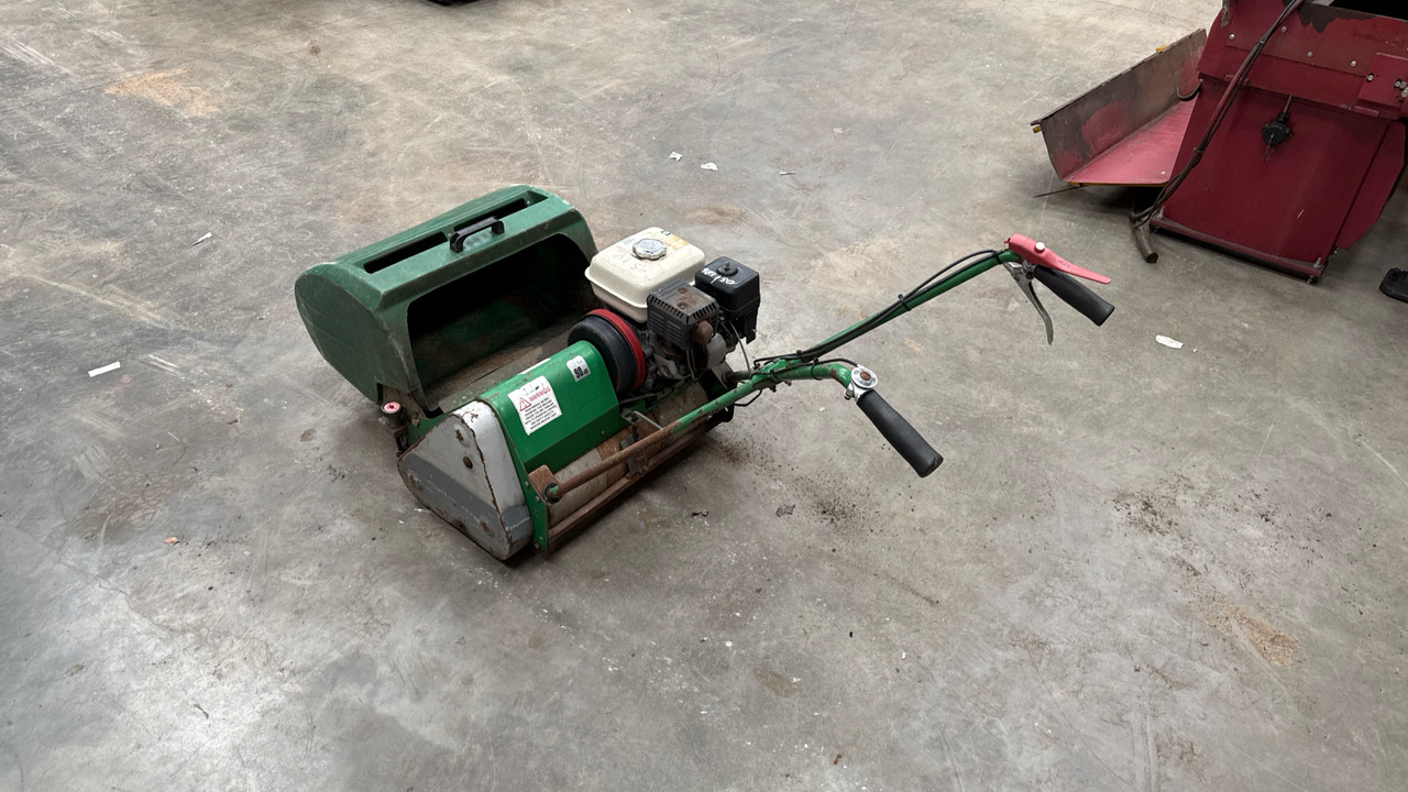 DENNIS FT510 PEDESTRIAN CYLINDER MOWER WITH 5K UNIT AND GRASS BOX - Gressklipper: bilde 4 DENNIS FT510 PEDESTRIAN CYLINDER MOWER WITH 5K UNIT AND GRASS BOX - Gressklipper: bilde 4