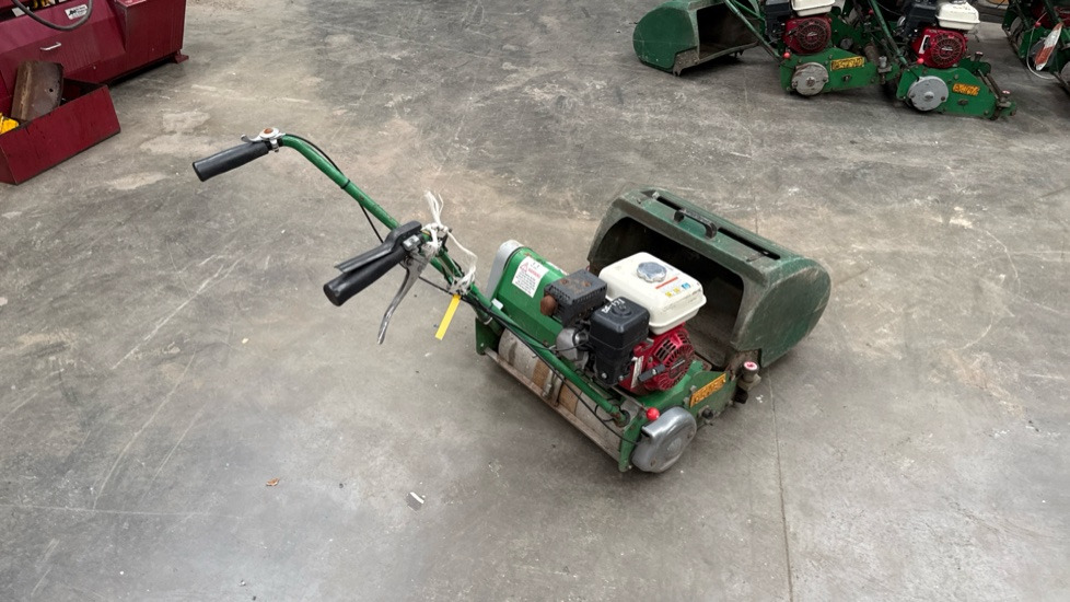 DENNIS FT510 PEDESTRIAN CYLINDER MOWER WITH 5K UNIT AND GRASS BOX - Gressklipper: bilde 2 DENNIS FT510 PEDESTRIAN CYLINDER MOWER WITH 5K UNIT AND GRASS BOX - Gressklipper: bilde 2