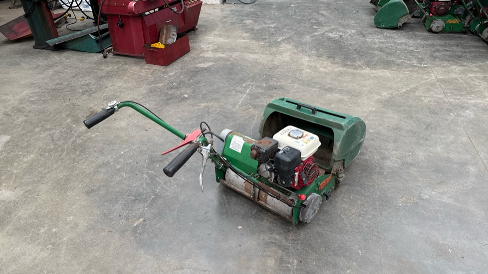 DENNIS FT510 PEDESTRIAN CYLINDER MOWER WITH 5K UNIT AND GRASS BOX - Gressklipper: bilde 3 DENNIS FT510 PEDESTRIAN CYLINDER MOWER WITH 5K UNIT AND GRASS BOX - Gressklipper: bilde 3