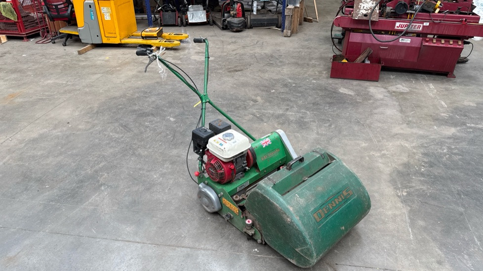 DENNIS FT510 PEDESTRIAN CYLINDER MOWER WITH 5K UNIT AND GRASS BOX - Gressklipper: bilde 1 DENNIS FT510 PEDESTRIAN CYLINDER MOWER WITH 5K UNIT AND GRASS BOX - Gressklipper: bilde 1