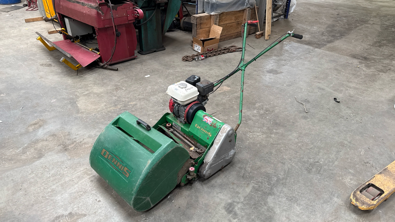 DENNIS FT510 PEDESTRIAN CYLINDER MOWER WITH 5K UNIT AND GRASS BOX - Gressklipper: bilde 3 DENNIS FT510 PEDESTRIAN CYLINDER MOWER WITH 5K UNIT AND GRASS BOX - Gressklipper: bilde 3