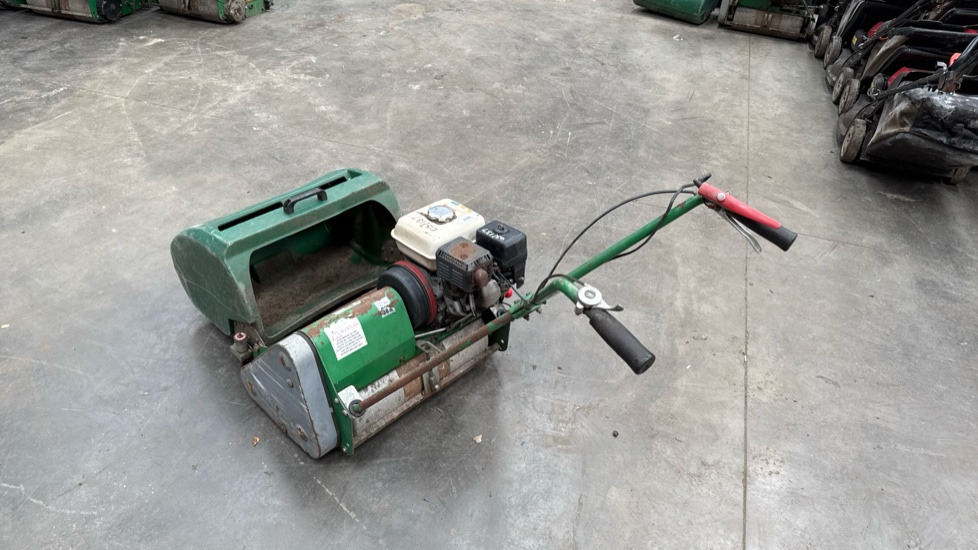 DENNIS FT510 PEDESTRIAN CYLINDER MOWER WITH 5K UNIT AND GRASS BOX - Gressklipper: bilde 4 DENNIS FT510 PEDESTRIAN CYLINDER MOWER WITH 5K UNIT AND GRASS BOX - Gressklipper: bilde 4