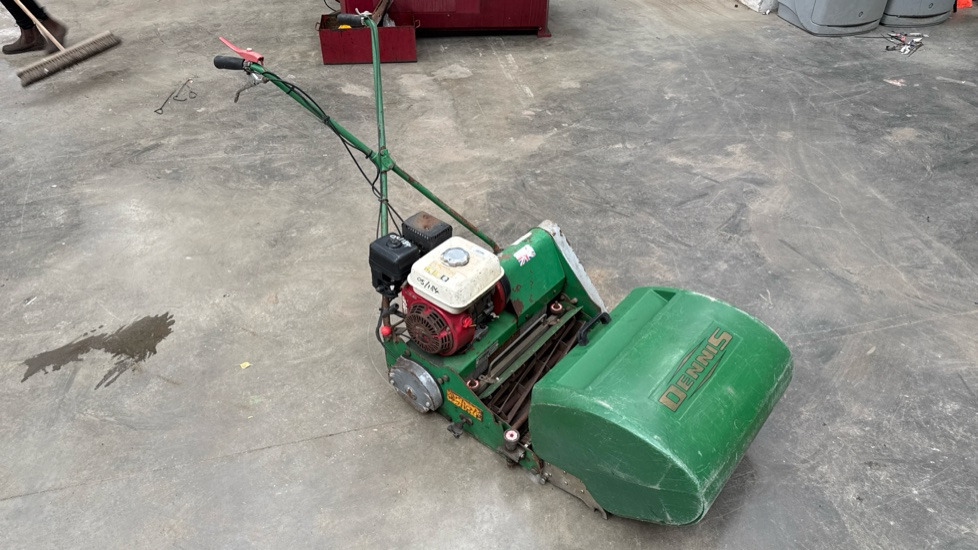 DENNIS FT510 PEDESTRIAN CYLINDER MOWER WITH 9K UNIT AND GRASS BOX - Gressklipper: bilde 4 DENNIS FT510 PEDESTRIAN CYLINDER MOWER WITH 9K UNIT AND GRASS BOX - Gressklipper: bilde 4