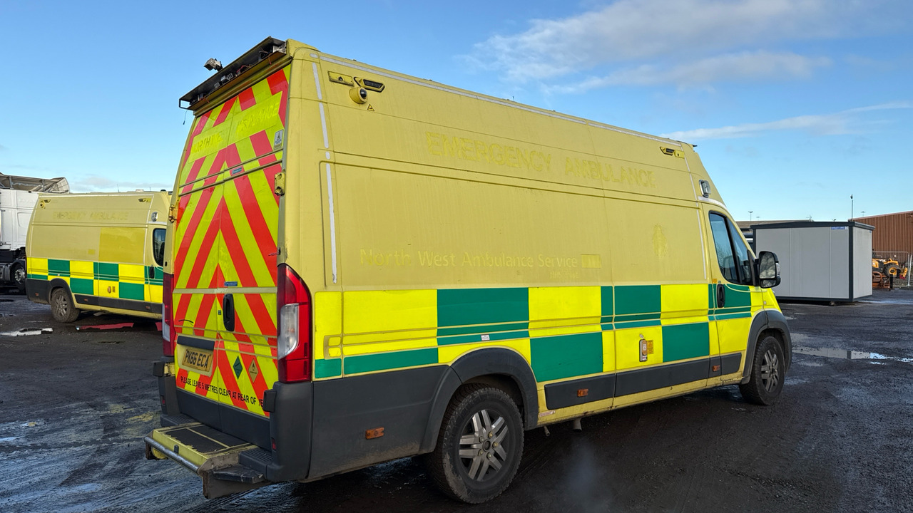 FIAT DUCATO 42 MULTIJET II - Ambulanse: bilde 4 FIAT DUCATO 42 MULTIJET II - Ambulanse: bilde 4