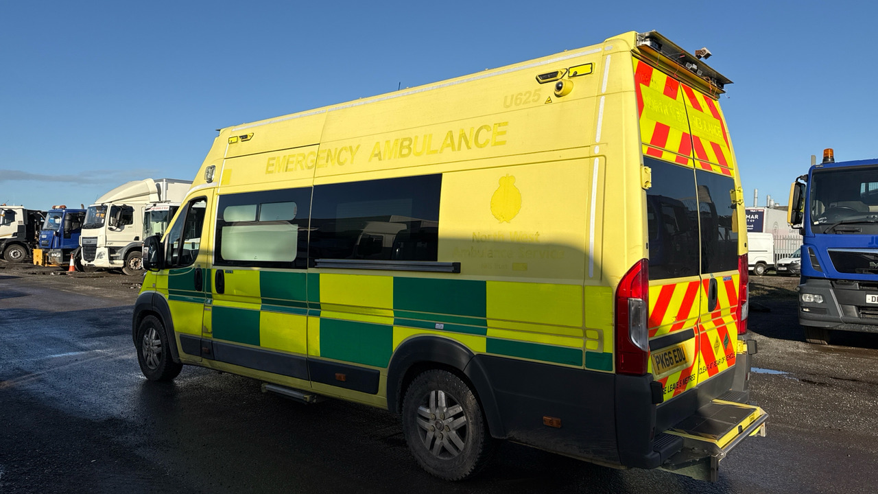 FIAT DUCATO 42 MULTIJET II - Ambulanse: bilde 3 FIAT DUCATO 42 MULTIJET II - Ambulanse: bilde 3