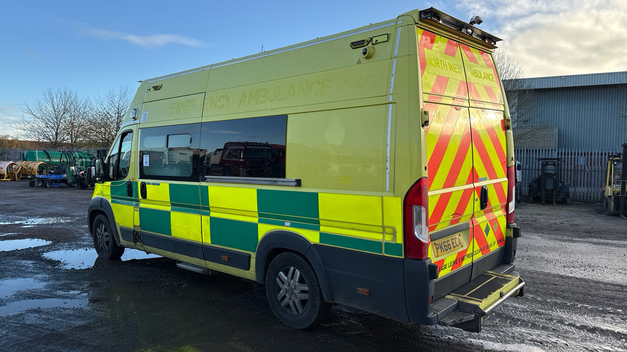 FIAT DUCATO 42 MULTIJET II - Ambulanse: bilde 3 FIAT DUCATO 42 MULTIJET II - Ambulanse: bilde 3