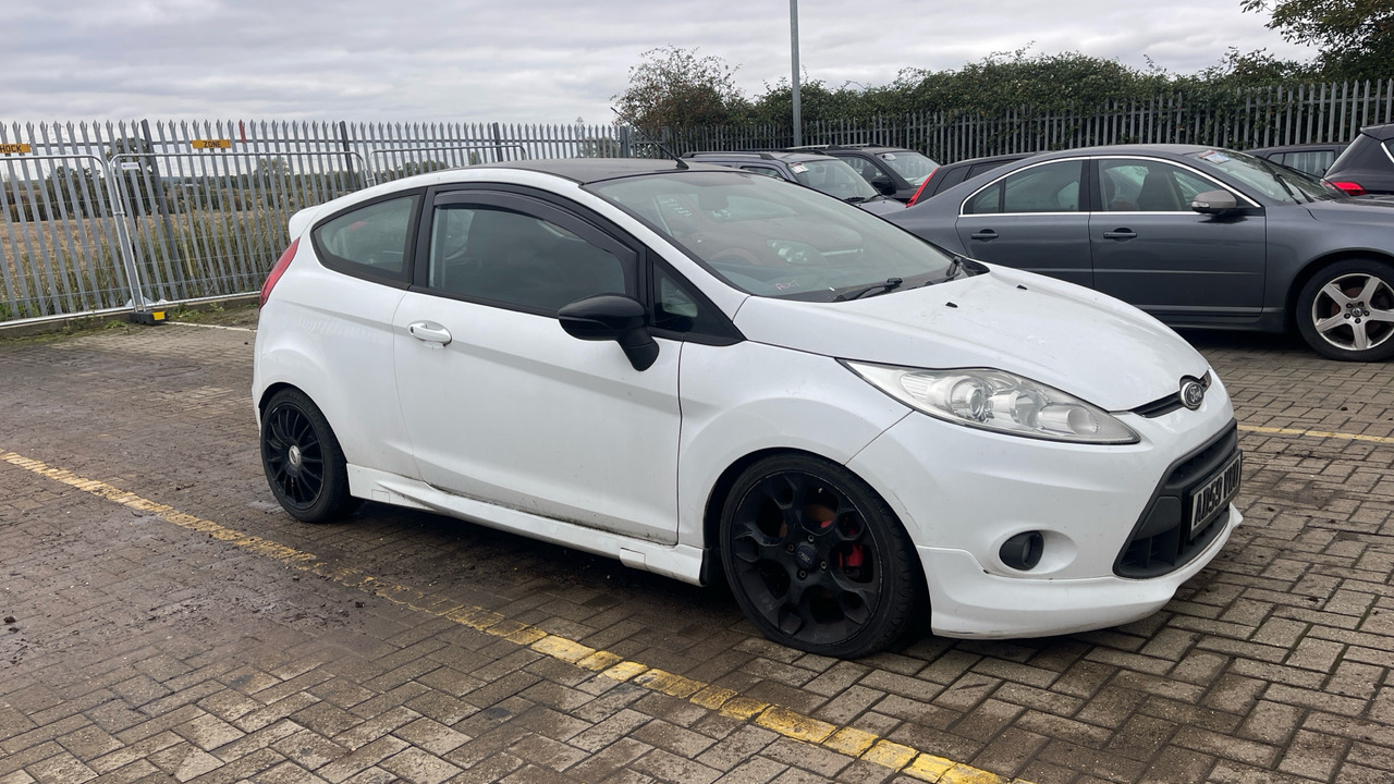 FORD FIESTA S 90 1.6 TDCI ZETEC - Hatchback: bilde 1 FORD FIESTA S 90 1.6 TDCI ZETEC - Hatchback: bilde 1