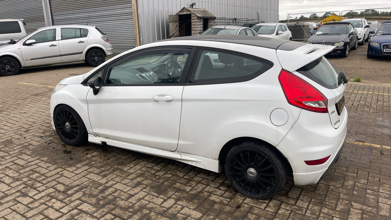 FORD FIESTA S 90 1.6 TDCI ZETEC - Hatchback: bilde 3 FORD FIESTA S 90 1.6 TDCI ZETEC - Hatchback: bilde 3