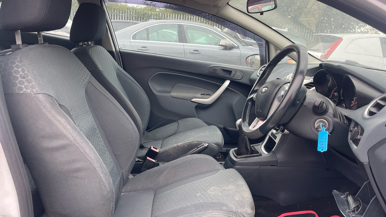 FORD FIESTA S 90 1.6 TDCI ZETEC - Hatchback: bilde 5 FORD FIESTA S 90 1.6 TDCI ZETEC - Hatchback: bilde 5