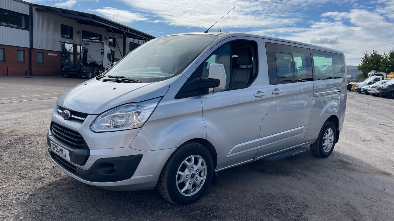 FORD TOURNEO CUSTOM 300 2.2 TDCi 125PS - Minibuss, Persontransport: bilde 2 FORD TOURNEO CUSTOM 300 2.2 TDCi 125PS - Minibuss, Persontransport: bilde 2