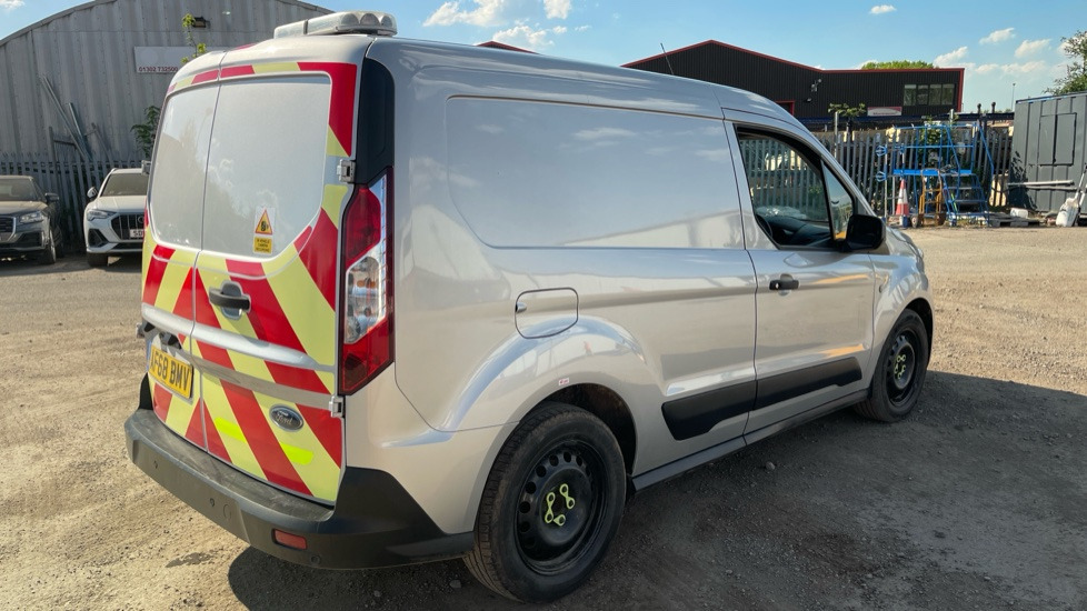 FORD TRANSIT CONNECT 220 1.5 ECOBLUE 100PS - Kassebil: bilde 4 FORD TRANSIT CONNECT 220 1.5 ECOBLUE 100PS - Kassebil: bilde 4