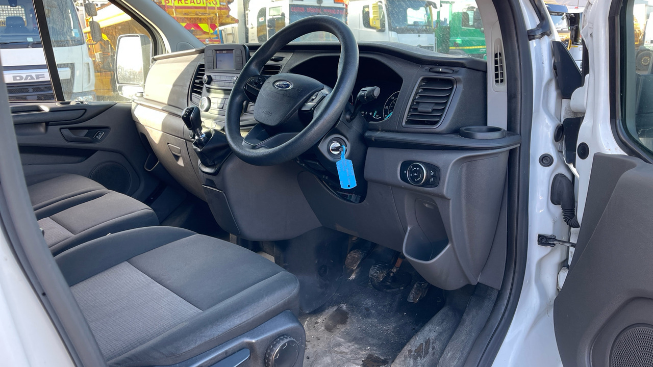 FORD TRANSIT CUSTOM 2.0 TDCi 130ps Low Roof Kombi Van - Varebil med dobbelt førerhus: bilde 5 FORD TRANSIT CUSTOM 2.0 TDCi 130ps Low Roof Kombi Van - Varebil med dobbelt førerhus: bilde 5
