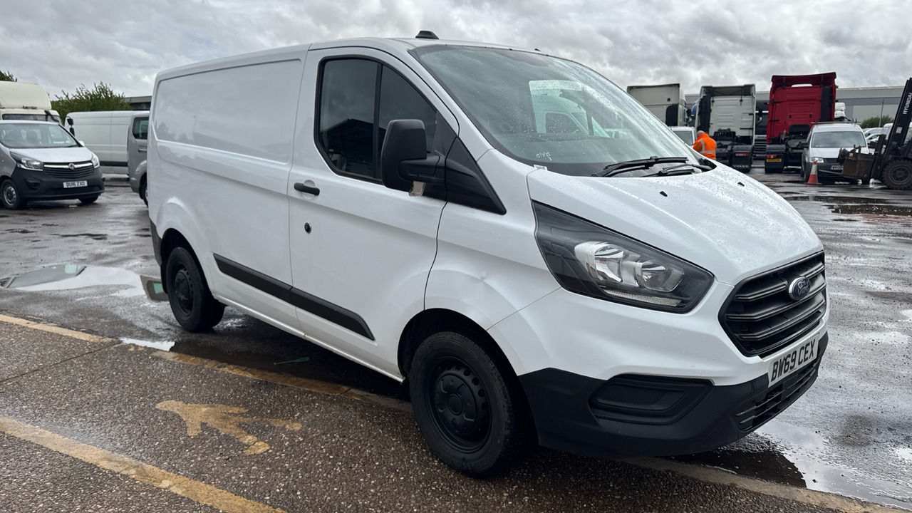 FORD TRANSIT CUSTOM 300 2.0 ECOBLUE 105PS - Små varebil: bilde 1 FORD TRANSIT CUSTOM 300 2.0 ECOBLUE 105PS - Små varebil: bilde 1