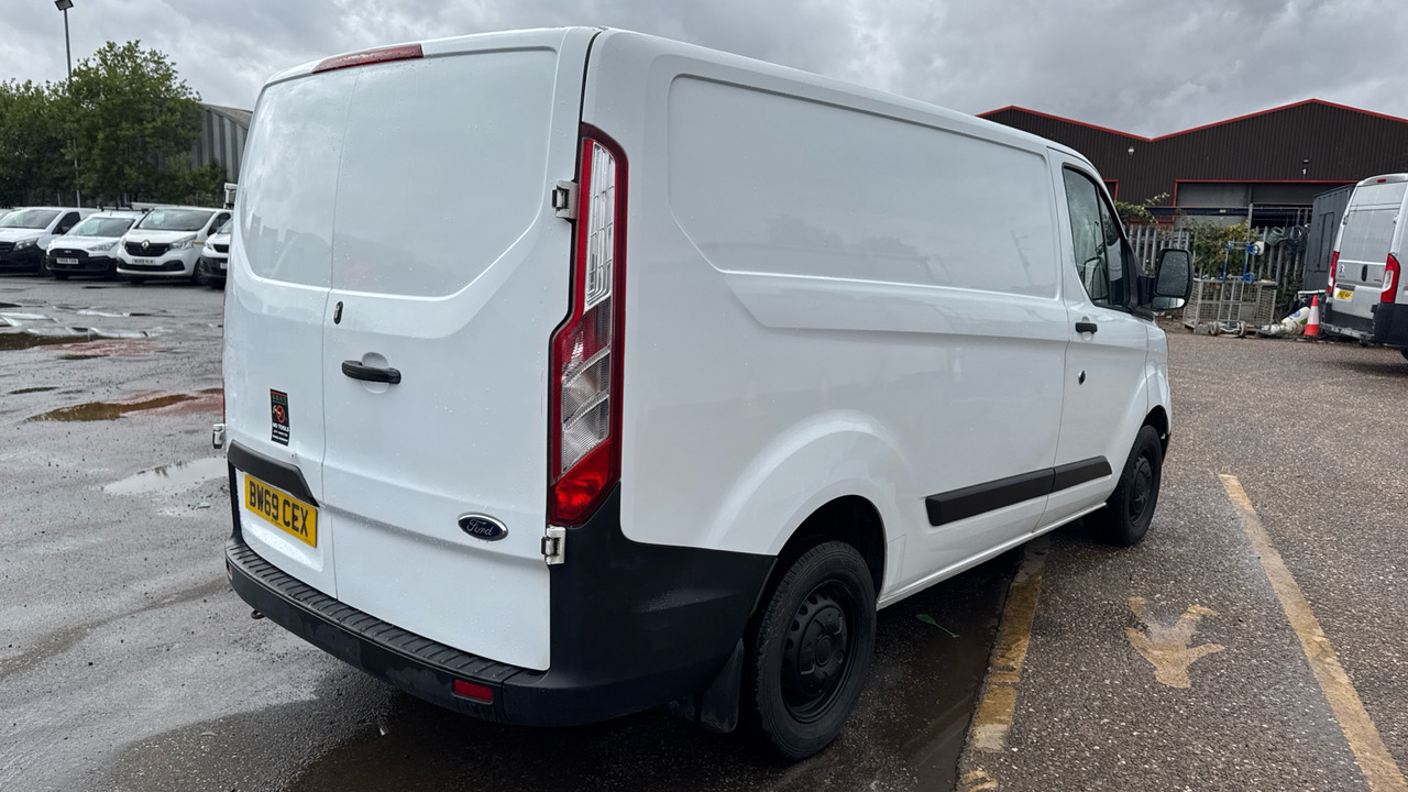 FORD TRANSIT CUSTOM 300 2.0 ECOBLUE 105PS - Små varebil: bilde 4 FORD TRANSIT CUSTOM 300 2.0 ECOBLUE 105PS - Små varebil: bilde 4