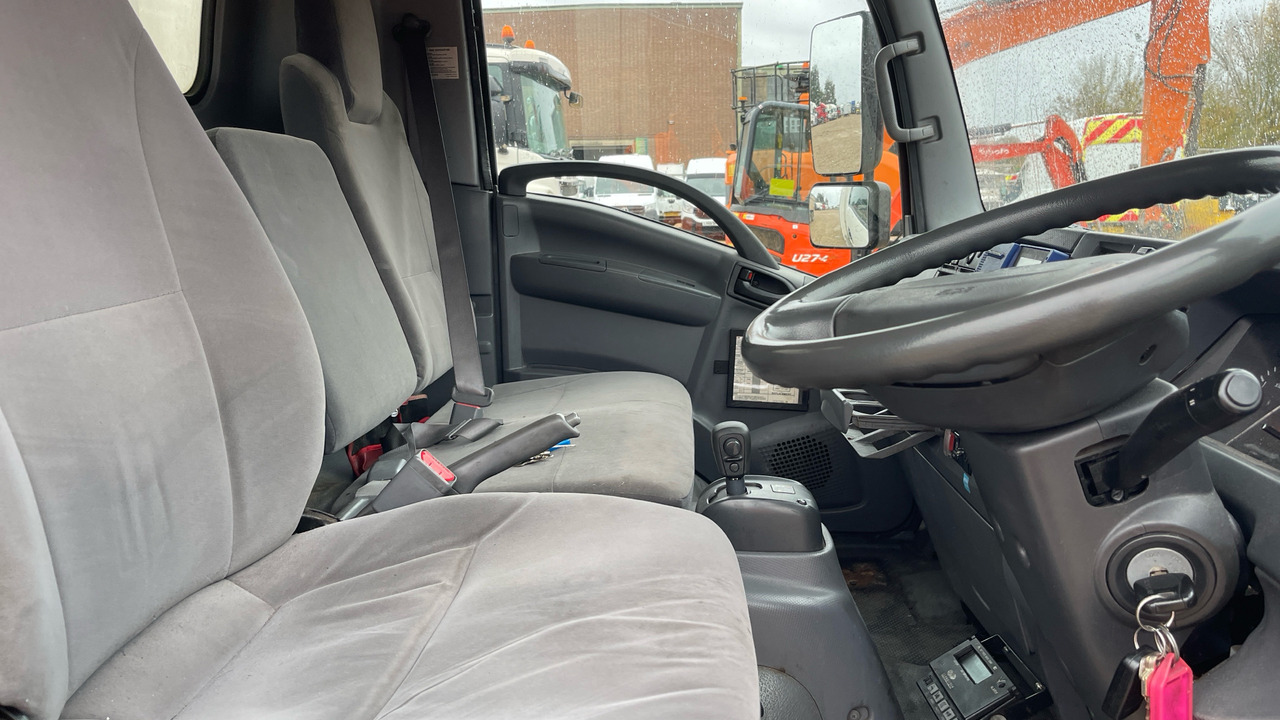 ISUZU N 75.190 - Lastebil med kjøl: bilde 5 ISUZU N 75.190 - Lastebil med kjøl: bilde 5