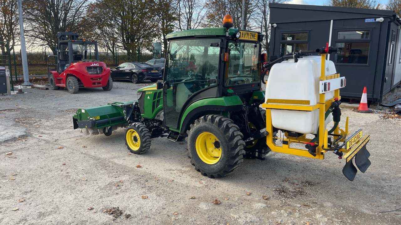 JOHN DEERE 2038R - Traktor: bilde 3 JOHN DEERE 2038R - Traktor: bilde 3