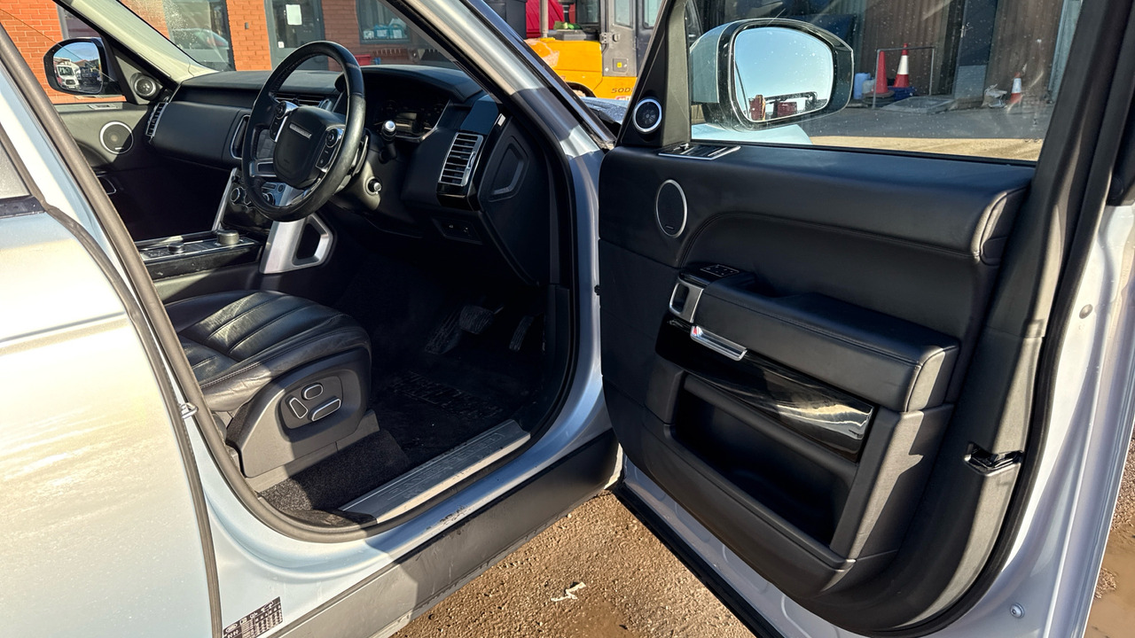 Land Rover Range Rover 4.4 SD V8 Vogue - Stasjonsvogn: bilde 5 Land Rover Range Rover 4.4 SD V8 Vogue - Stasjonsvogn: bilde 5