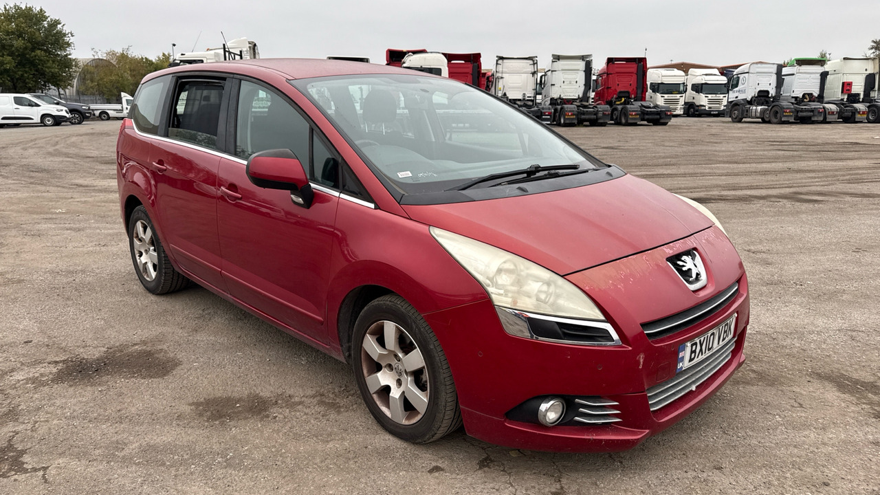 PEUGEOT 5008 2.0 HDI 150PS - Personenbil: bilde 1 PEUGEOT 5008 2.0 HDI 150PS - Personenbil: bilde 1