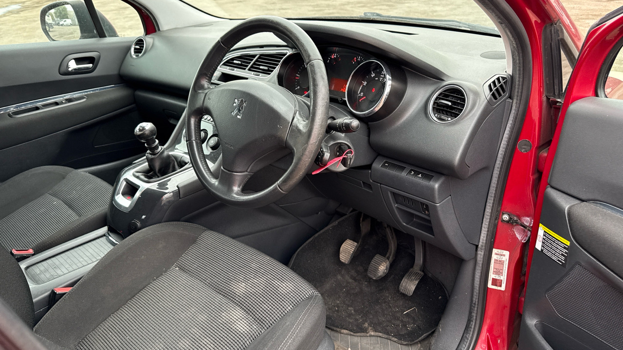 PEUGEOT 5008 2.0 HDI 150PS - Personenbil: bilde 5 PEUGEOT 5008 2.0 HDI 150PS - Personenbil: bilde 5