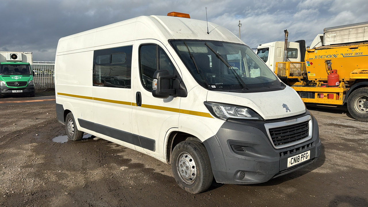 PEUGEOT BOXER 335 2.0 BlueHDi H2 30ps - Varebil med dobbelt førerhus: bilde 1 PEUGEOT BOXER 335 2.0 BlueHDi H2 30ps - Varebil med dobbelt førerhus: bilde 1