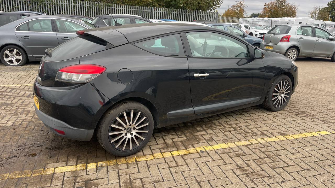 RENAULT MEGANE 1.6 DYNAMIQUE - Hatchback: bilde 4 RENAULT MEGANE 1.6 DYNAMIQUE - Hatchback: bilde 4