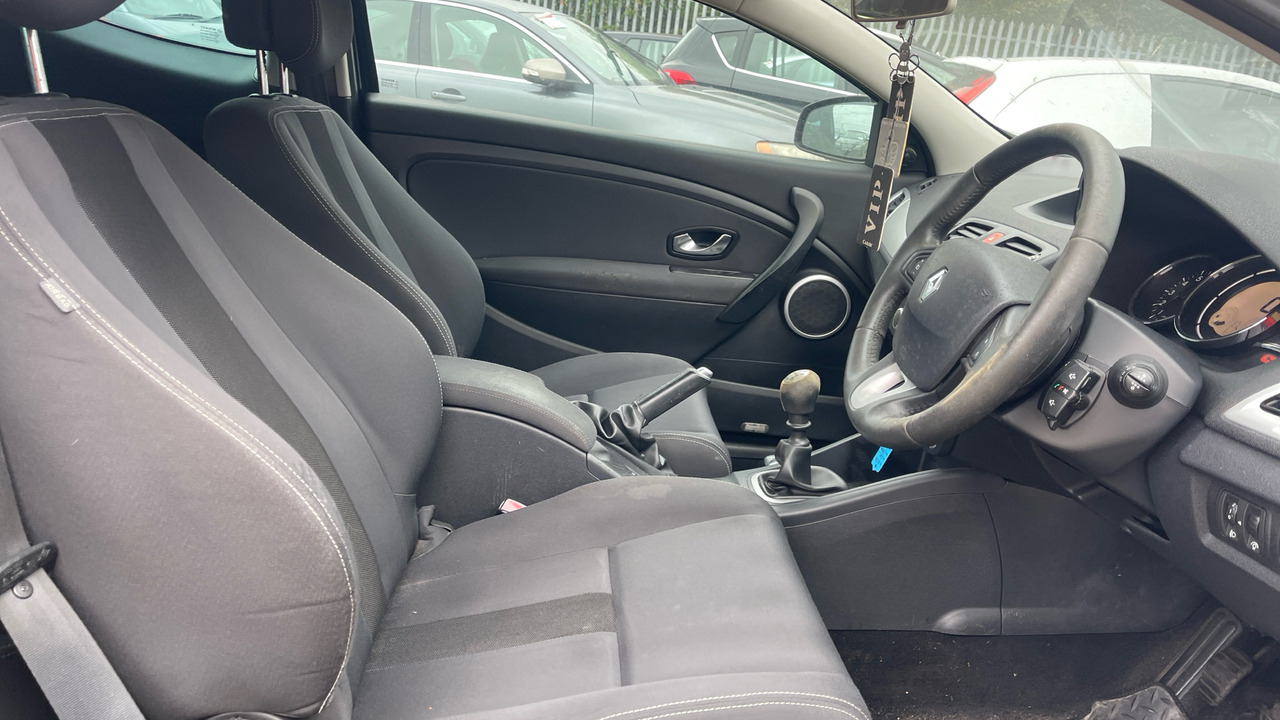RENAULT MEGANE 1.6 DYNAMIQUE - Hatchback: bilde 5 RENAULT MEGANE 1.6 DYNAMIQUE - Hatchback: bilde 5