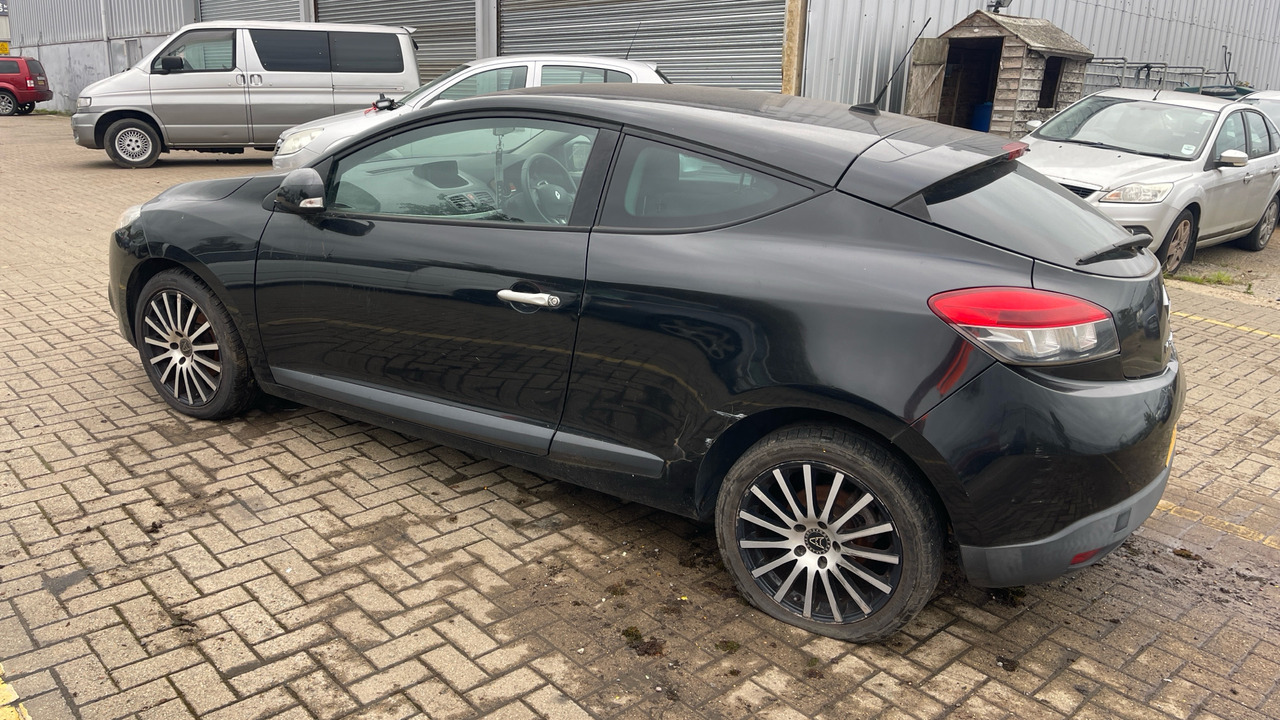 RENAULT MEGANE 1.6 DYNAMIQUE - Hatchback: bilde 3 RENAULT MEGANE 1.6 DYNAMIQUE - Hatchback: bilde 3