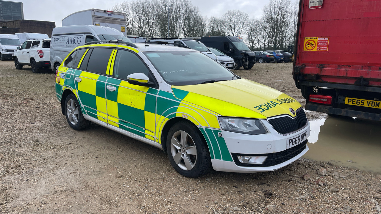 SKODA OCTAVIA 2.0 TDI 4X4 - Stasjonsvogn: bilde 2 SKODA OCTAVIA 2.0 TDI 4X4 - Stasjonsvogn: bilde 2