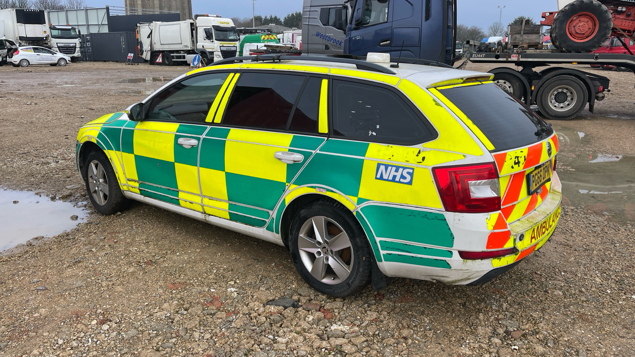 SKODA OCTAVIA 2.0 TDI 4X4 - Stasjonsvogn: bilde 4 SKODA OCTAVIA 2.0 TDI 4X4 - Stasjonsvogn: bilde 4