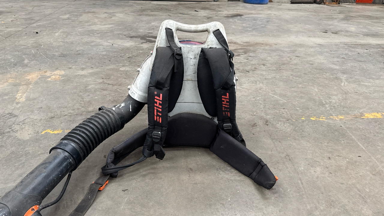 STIHL BR600 BACK PACK LEAF BLOWER - Anleggsmaskiner: bilde 3 STIHL BR600 BACK PACK LEAF BLOWER - Anleggsmaskiner: bilde 3
