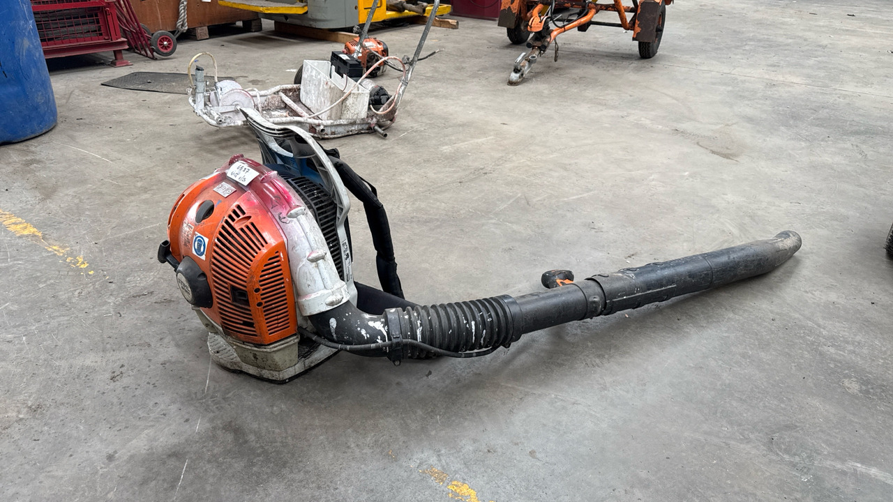 STIHL BR600 BACK PACK LEAF BLOWER - Anleggsmaskiner: bilde 2 STIHL BR600 BACK PACK LEAF BLOWER - Anleggsmaskiner: bilde 2