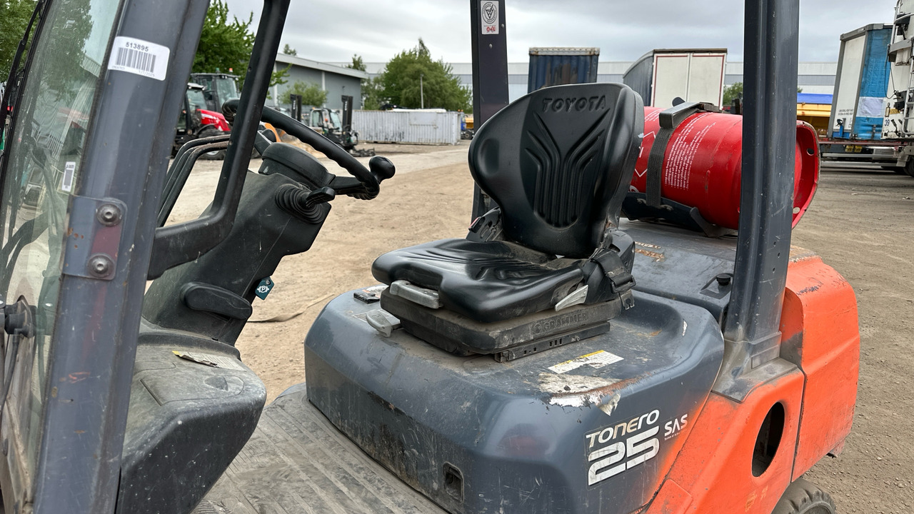 TOYOTA TONERO 25 02-8FGF25 - Gasstruck: bilde 5 TOYOTA TONERO 25 02-8FGF25 - Gasstruck: bilde 5