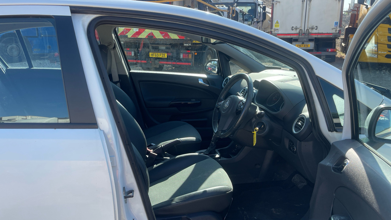 VAUXHALL CORSA 1.4I - Hatchback: bilde 5 VAUXHALL CORSA 1.4I - Hatchback: bilde 5