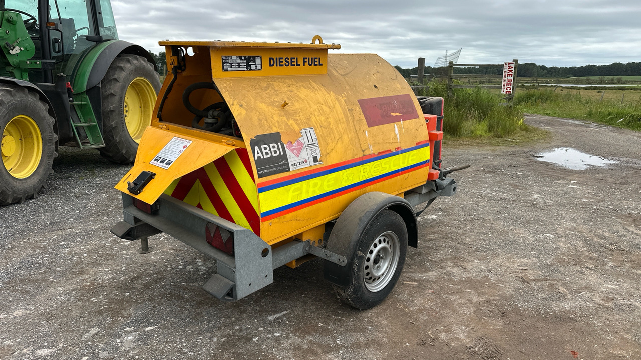 WESTERN FUEL BOWSER 210A - Anleggsmaskiner: bilde 5 WESTERN FUEL BOWSER 210A - Anleggsmaskiner: bilde 5