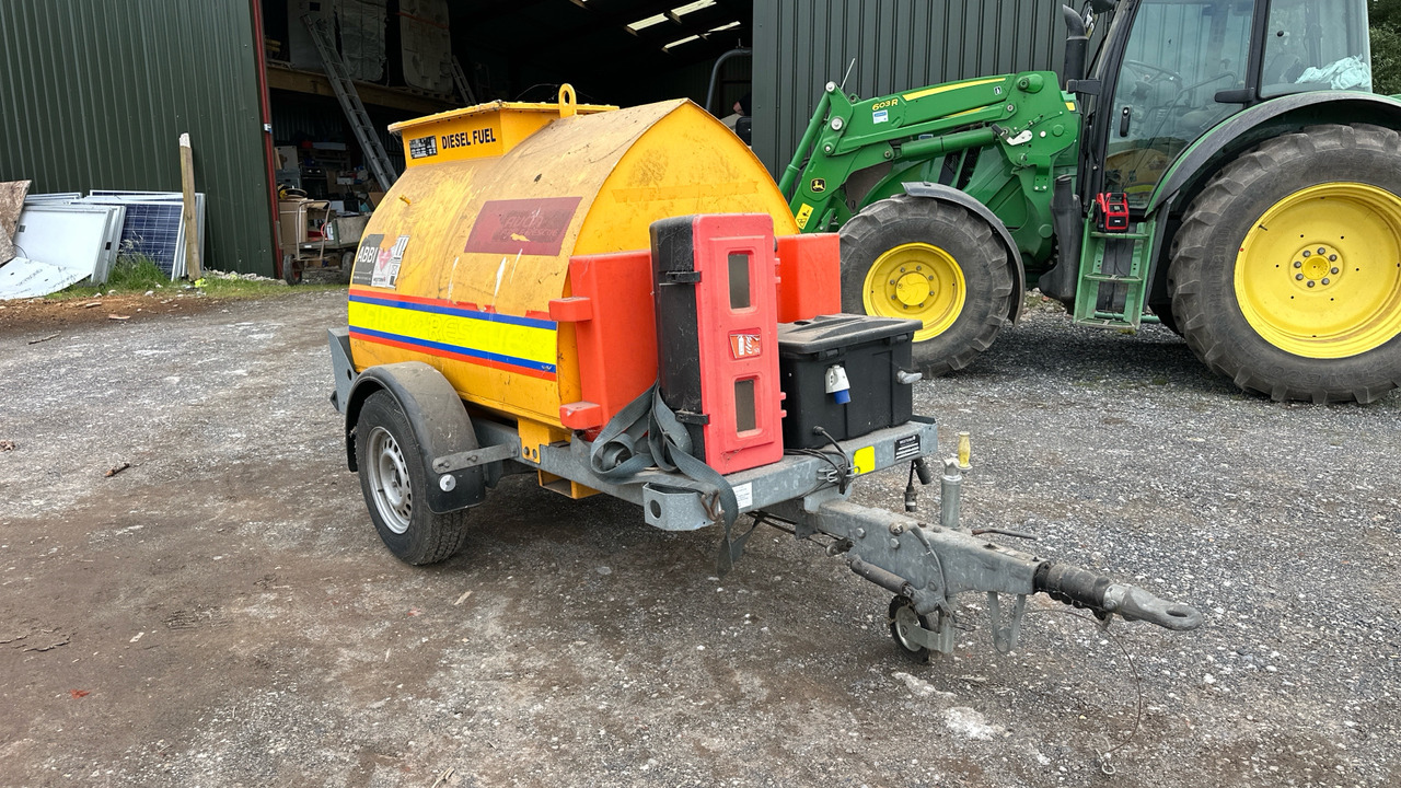 WESTERN FUEL BOWSER 210A - Anleggsmaskiner: bilde 2 WESTERN FUEL BOWSER 210A - Anleggsmaskiner: bilde 2