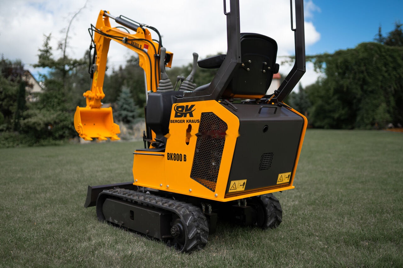 Berger Kraus Mini Excavator BK800BS torsion arm with FULL equipment - Minigraver: bilde 5 Berger Kraus Mini Excavator BK800BS torsion arm with FULL equipment - Minigraver: bilde 5