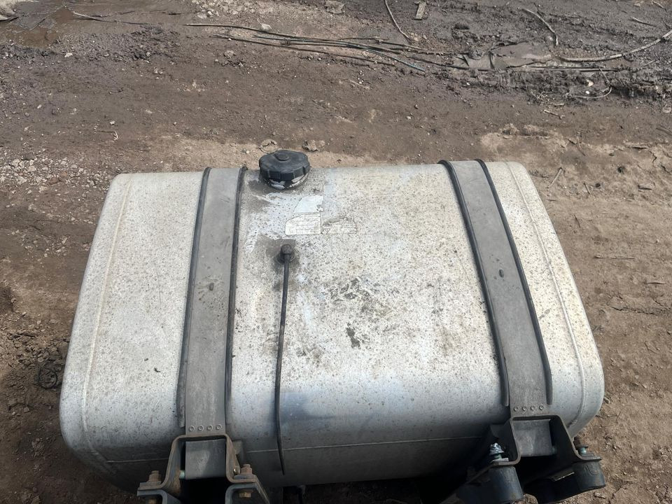 MAN TGX EU6 RN002 Dieseltank Tank Tankbehälter 460L - Drivstofftank for Lastebil: bilde 3 MAN TGX EU6 RN002 Dieseltank Tank Tankbehälter 460L - Drivstofftank for Lastebil: bilde 3